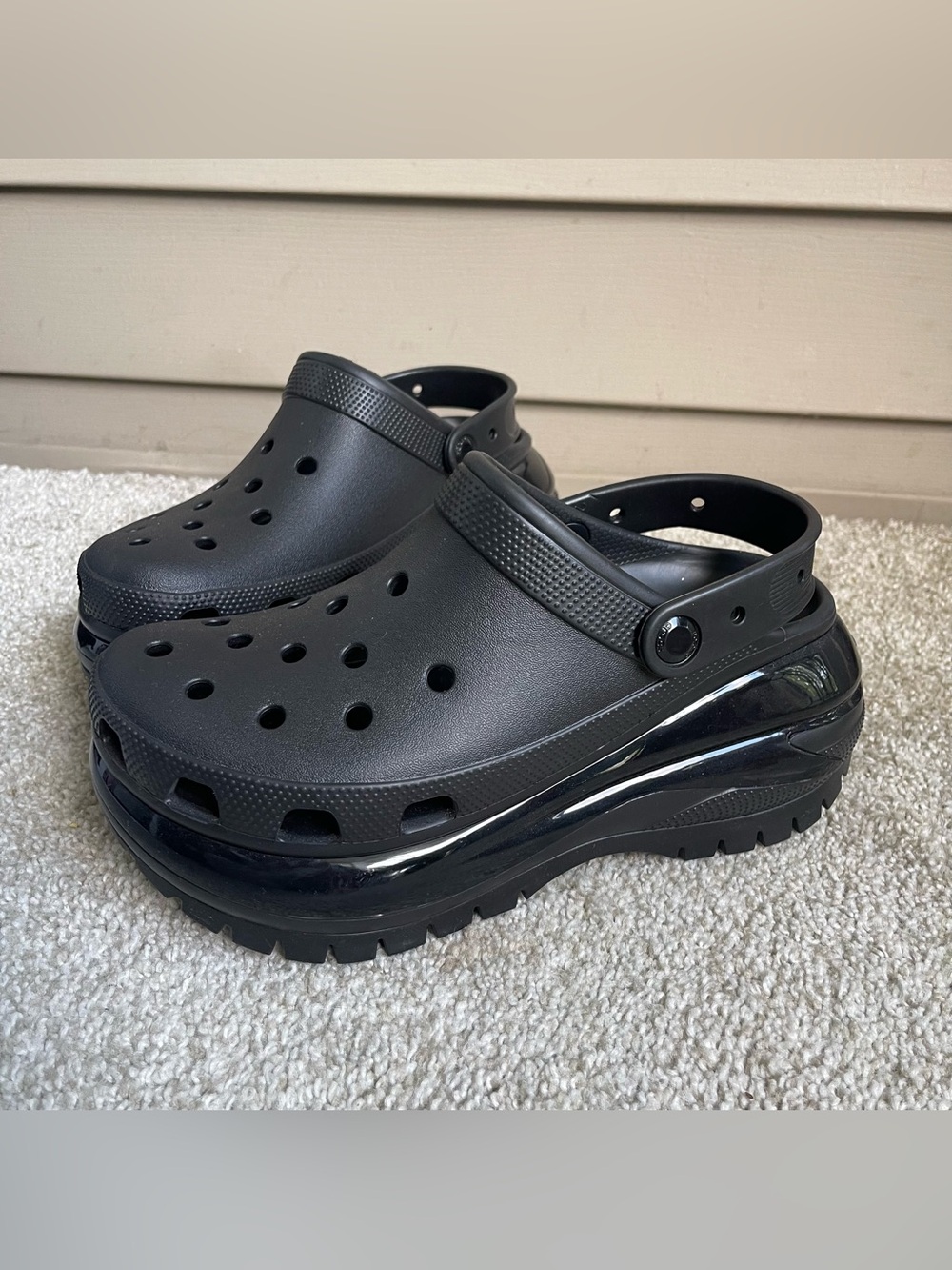 Crocs Classic Mega Crush Clog - Black Size Mens 7 Women’s 9